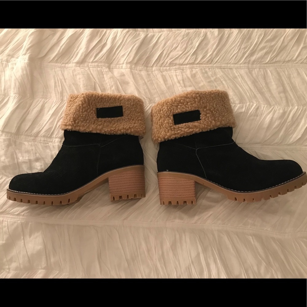 NWOB size 8 faux suede faux sherling boots